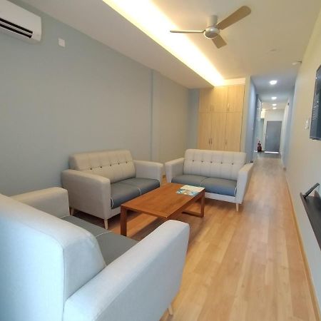 Telanai16 Lodge บันดาร์เสรีเบกาวัน ภายนอก รูปภาพ