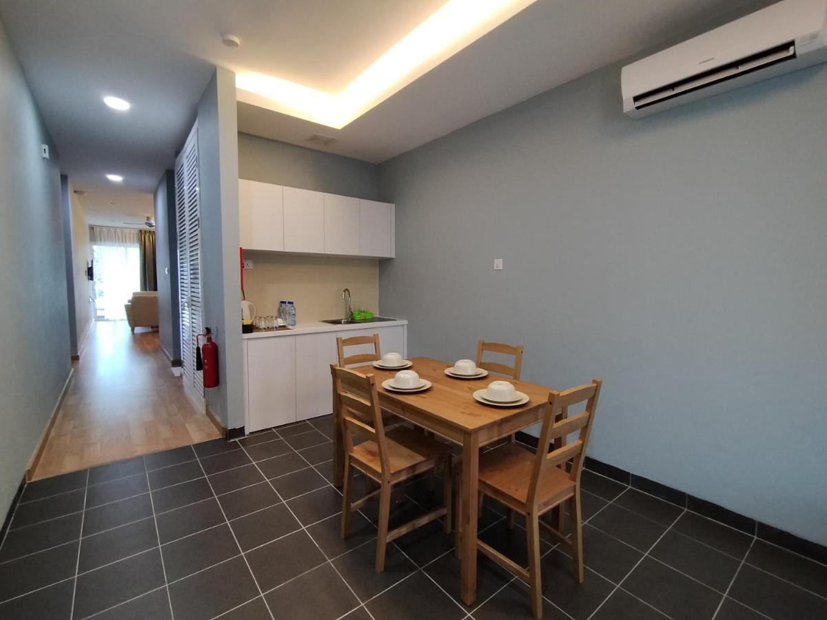 Telanai16 Lodge บันดาร์เสรีเบกาวัน ภายนอก รูปภาพ