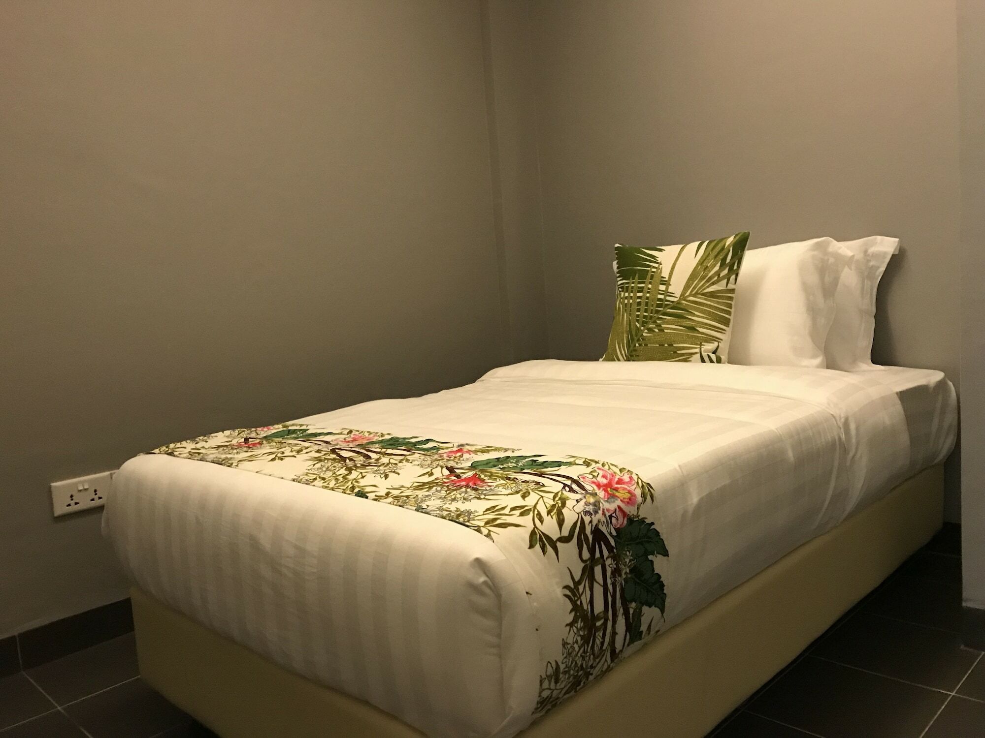 Telanai16 Lodge บันดาร์เสรีเบกาวัน ภายนอก รูปภาพ